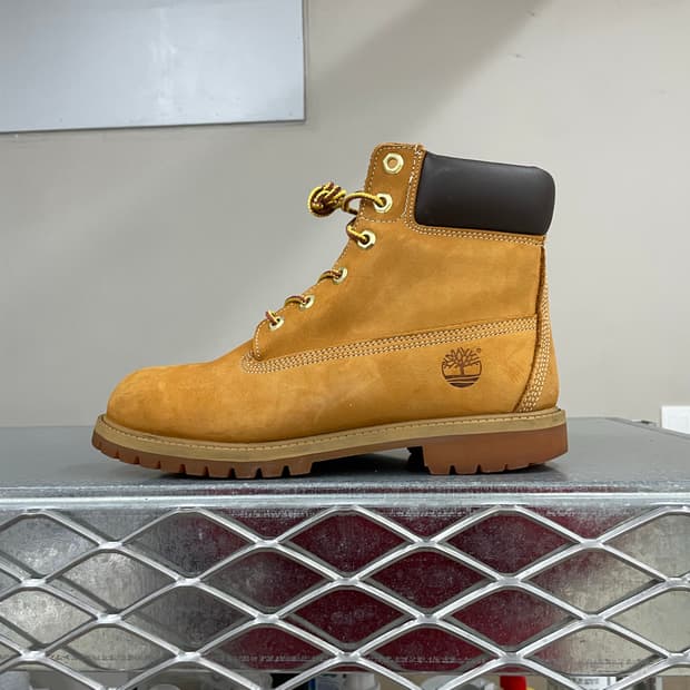 팀버랜드 6인치 프리미엄 부츠 7M