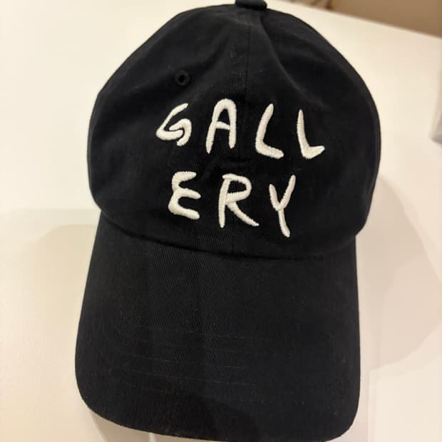 1011 갤러리 볼캡