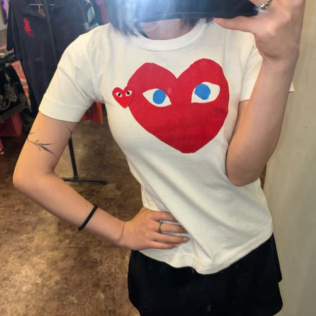 꼼데가르송 레드 하트 티셔츠