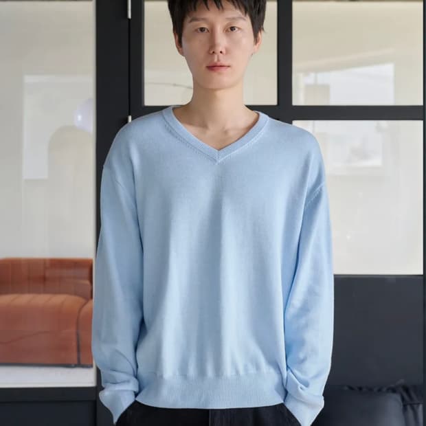 노운 크롭 브이넥 니트 판매(새상품, 2026SS)