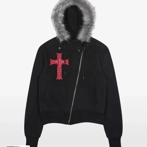 러브이즈트루 퍼 후드집업 구합니다