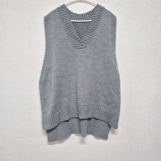 V넥 니트 조끼 그레이