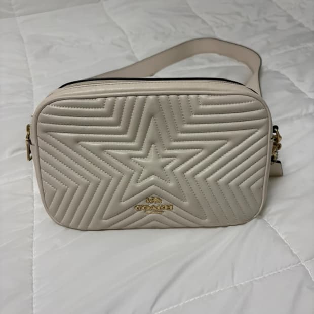 코치 아이보리색상 가방
