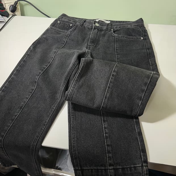 S-M 30 커스텀어클락 빈티지블랙워시드 레귤러핏 데님팬츠