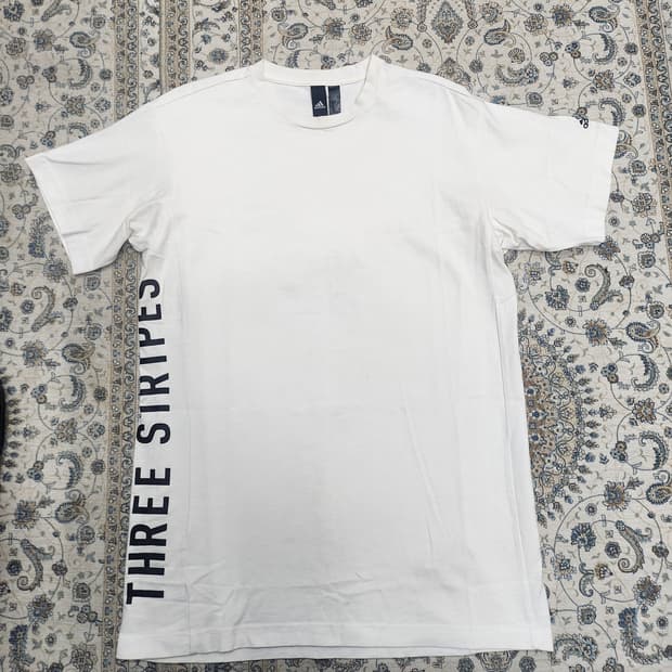 아디다스 THREE STRIPES 반팔 티셔츠 XS (55반까지)