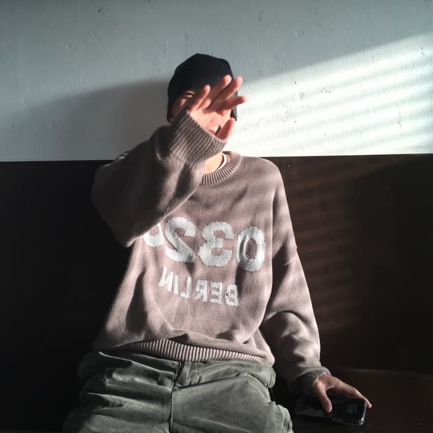 S)032c selfie 스웨터 그레이 니트 