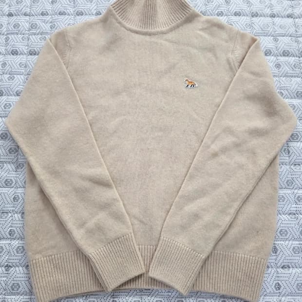 메종키츠네 아이보리 하이넥 니트 55