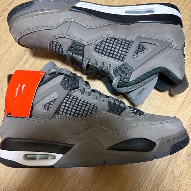 나이키 조던 4 레트로 케이브 스톤 앤 블랙290새제품