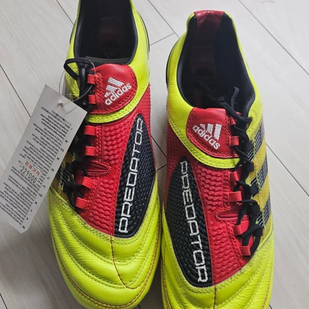 아디다스 프레데터 fg축구화 (새상품)급처  270