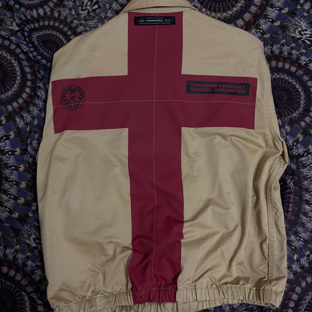 디스이즈네버댓 십자백로고 자켓