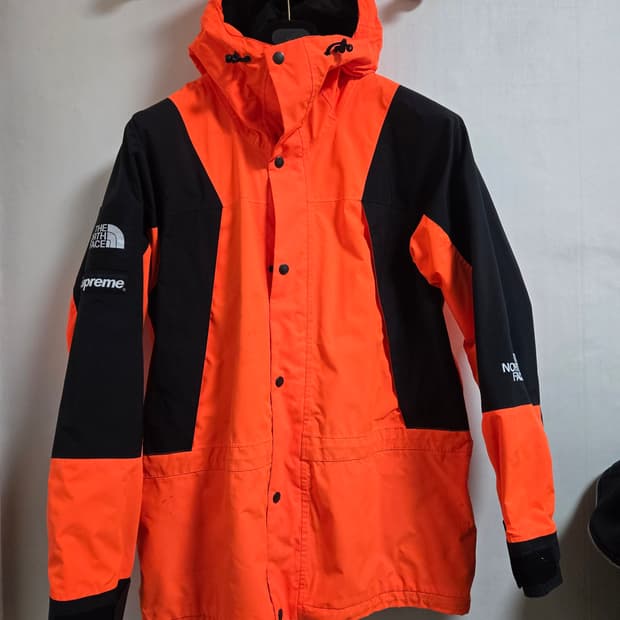 슈프림 노스페이스 파워 오렌지 자켓