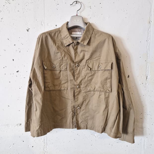 니코앤드 포켓 박시핏 세미크롭 셔츠 F