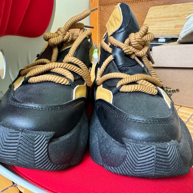 키높이 운동화. 270