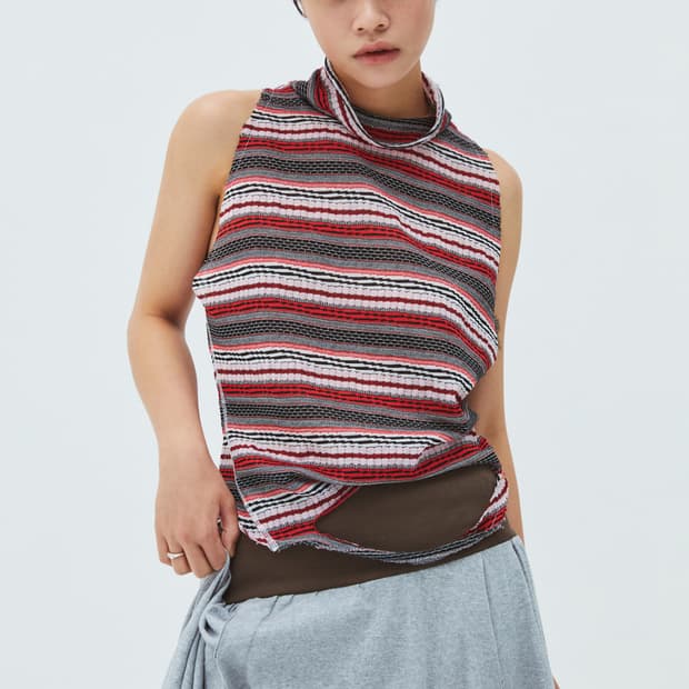 0tape CUT OUT STRIPE SLEEVELESS