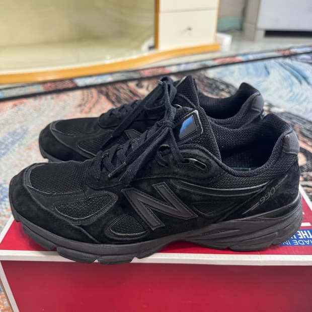 뉴발란스 990v4 트리플블랙 265