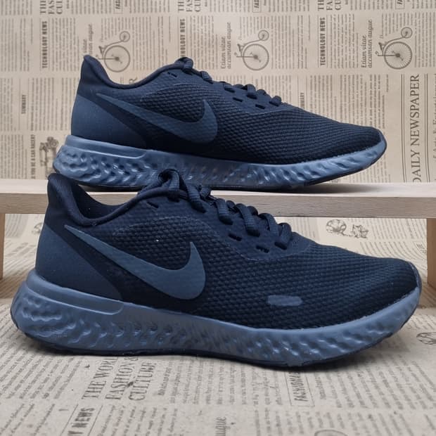 나이키 레볼루션5 여성런닝화230