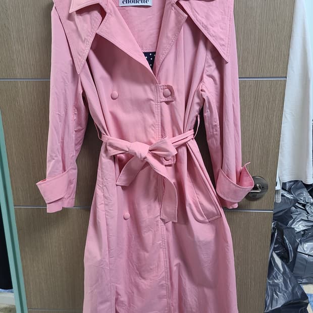 럭키슈에뜨 트렌치코트 