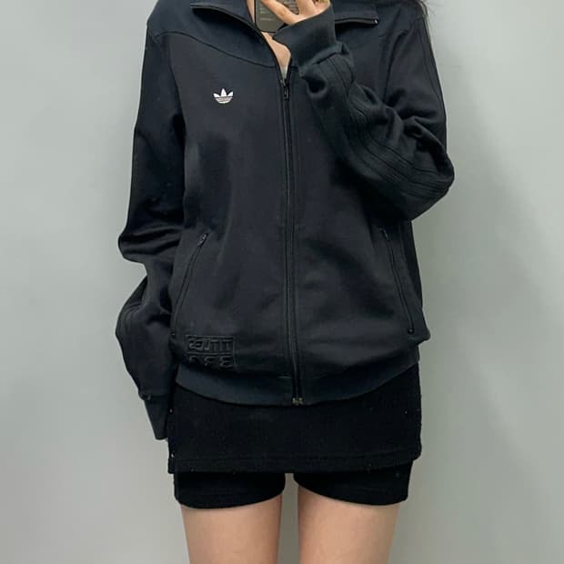 아디다스 블랙 트랙탑 져지