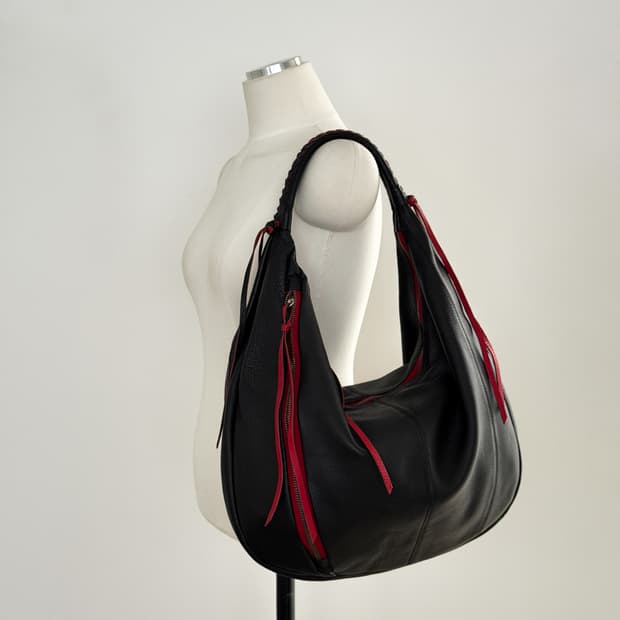 Made in Spain Carla Sade 페블 레더 호보백