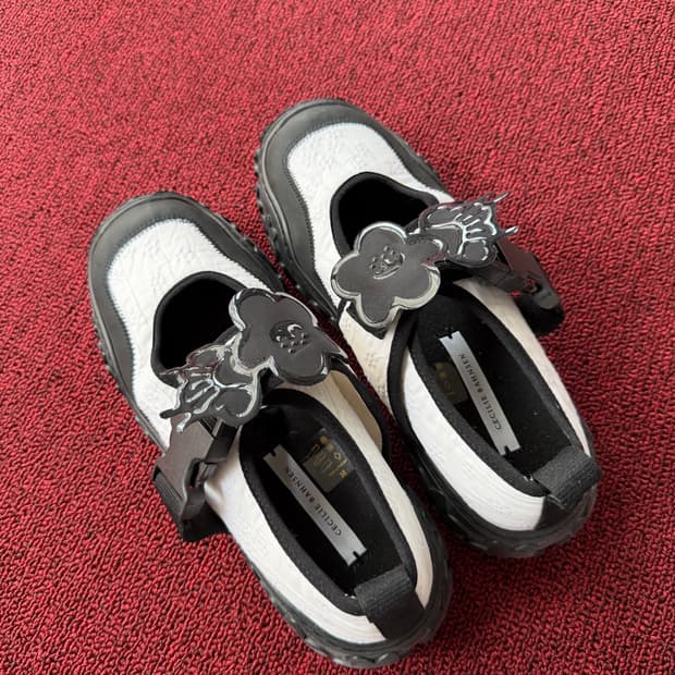 세실리아반센 지로오픈 스니커즈 38size