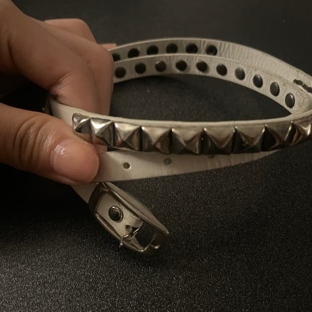 갸루 화이트 스터드 팔찌