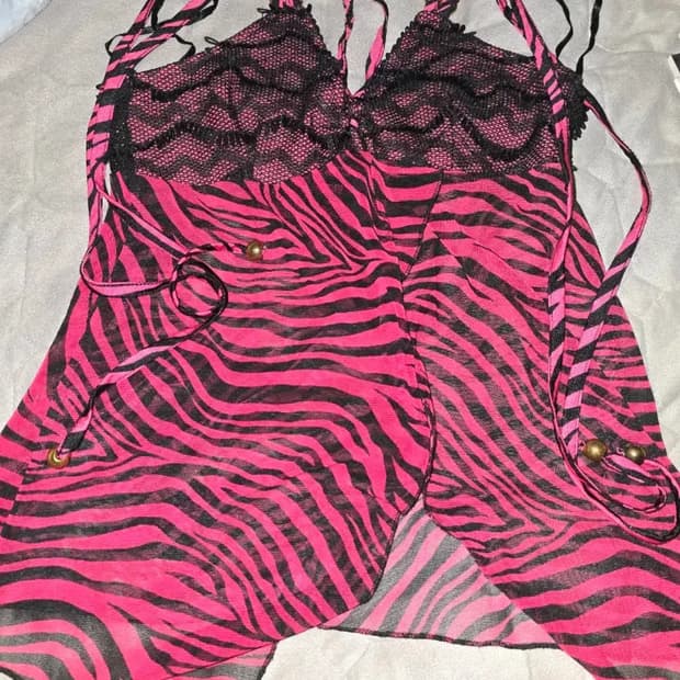 d.i.a 다이아 핫핑크 지브라무늬 홀터 탑