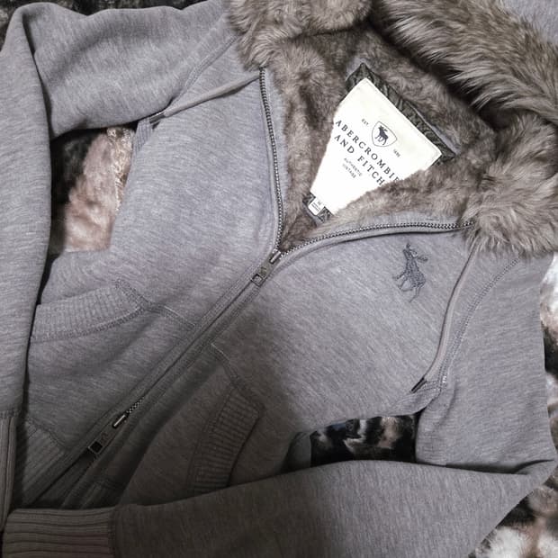 그레이 아베크롬비 니트 투웨이 후드집업 울프죠  