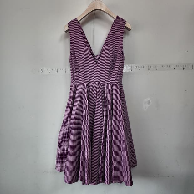 산드로 보라색 스트라이프 V넥 플레어 원피스