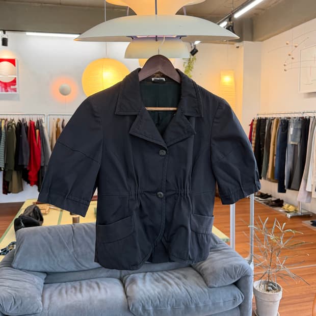 미우미우 06SS 하프 자켓 