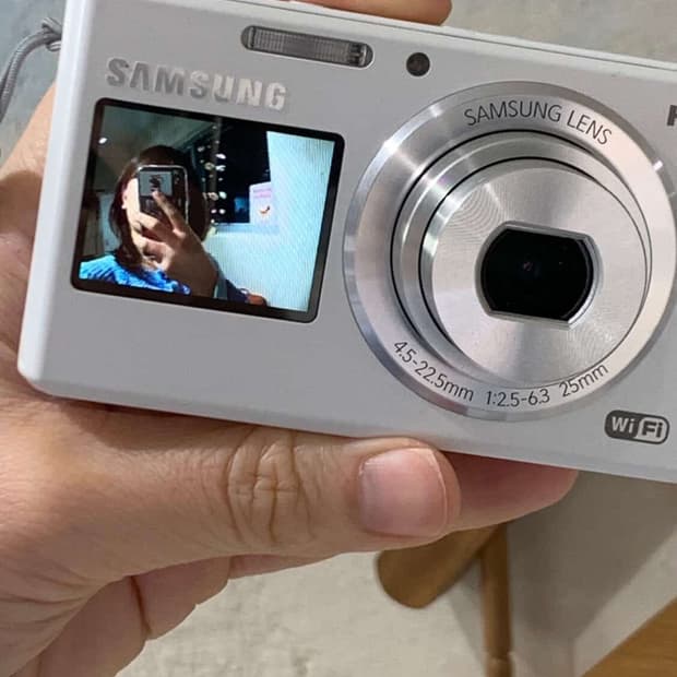 스텔라 디카)삼성 스마트 카메라 DV150F (전면 LCD 탑재)