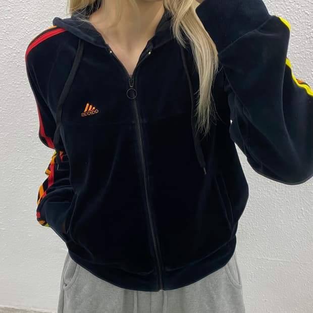 아디다스 레인보우라인 블랙 벨벳 후드집업 100