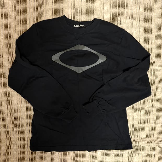 미스치프 롱슬리브