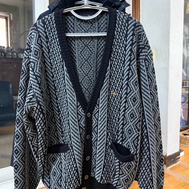 안냐세요 christian dior 가디건 105 사이즈 판매합니다! 