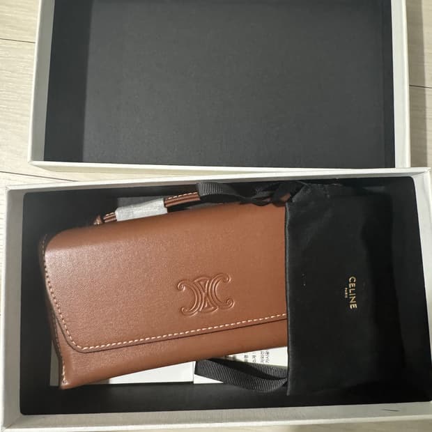 셀린느 트리옹프16 선글라스