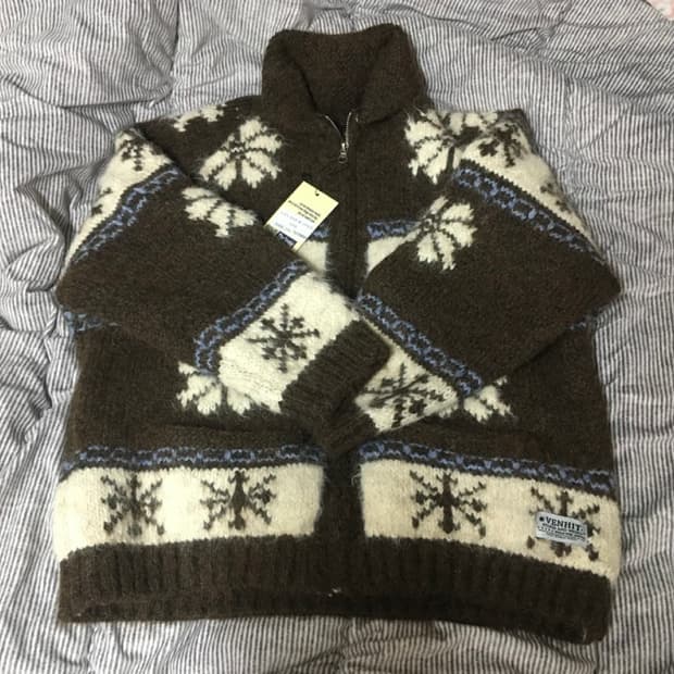 벤힛 노르딕 코위찬 울 니트집업 판매합니다!