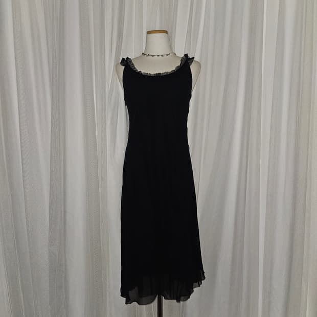 airy shower 블랙 히메 쉬폰 슬리브리스 드레스