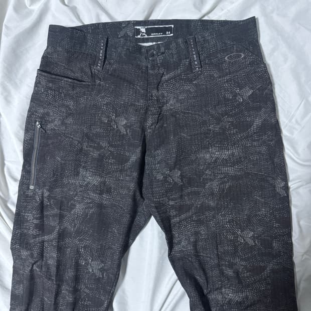 오클리 스컬 네로우 테이퍼드 팬츠