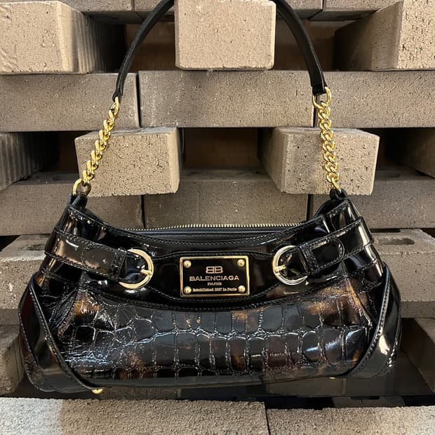 발렌시아가 크로커다일 엠보 숄더 백