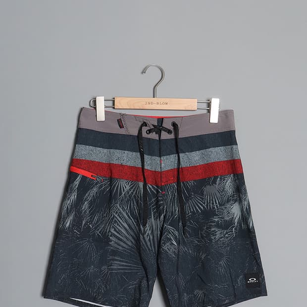 OAKLEY Surf Shorts (28)