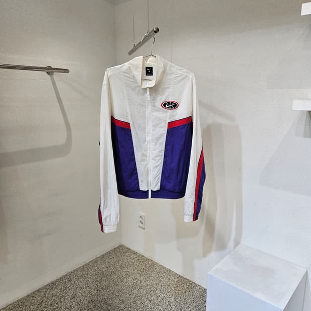 나이키 쓰로우백 우븐 자켓