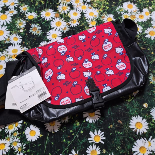 Coleman콜맨 헬로키티 09년 콜라보 메신저백 새상품