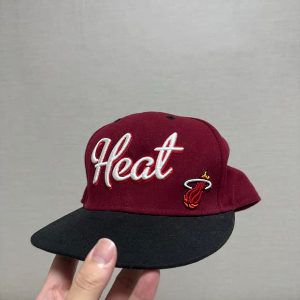 뉴에라 nba 마이애미 heat 스냅백 판매합니다.