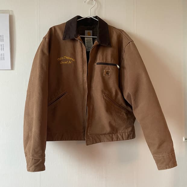 [L] j97 칼하트 디트로이트 자켓 카멜