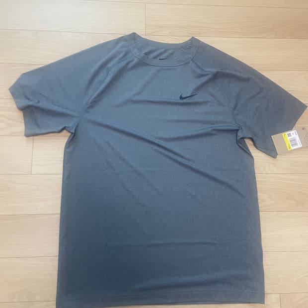 나이키 US Ready 드라이핏 반팔티 S