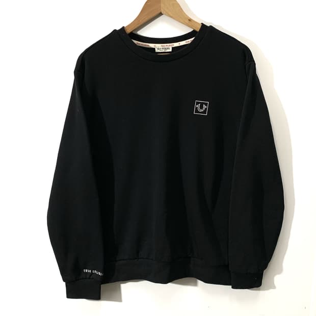 트루릴리젼 블랙 자수로고 맨투맨