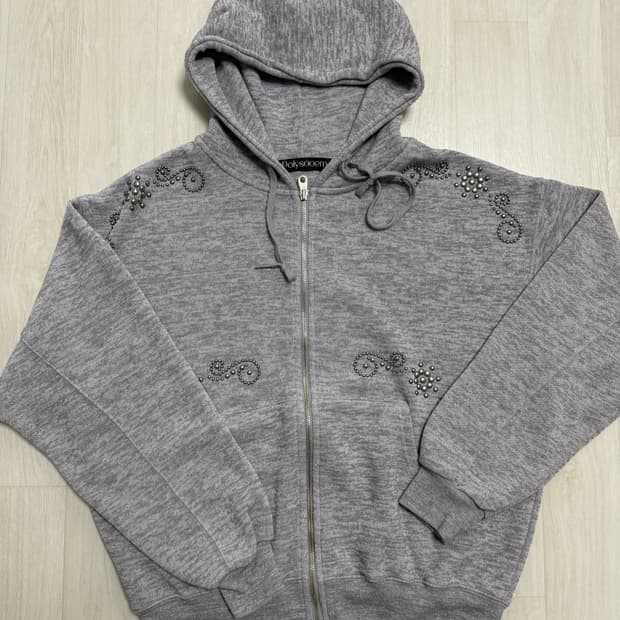 Polysooem(폴리수엠) ORNAMENT STUDDED 후디