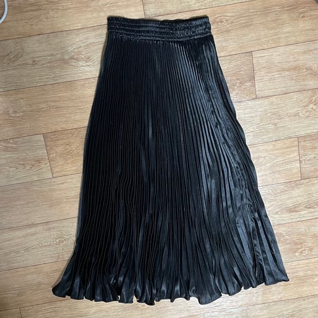 8세컨즈 에잇세컨즈 블랙 플리츠 롱 스커트 치마