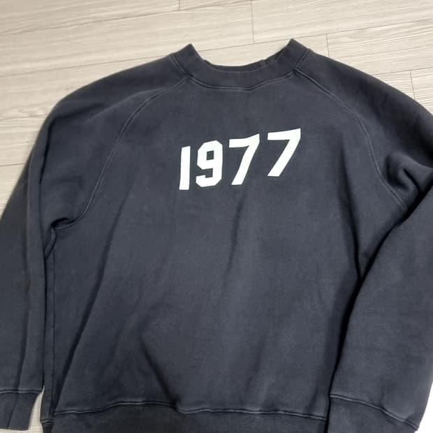 1977 맨투맨티셔츠(105)