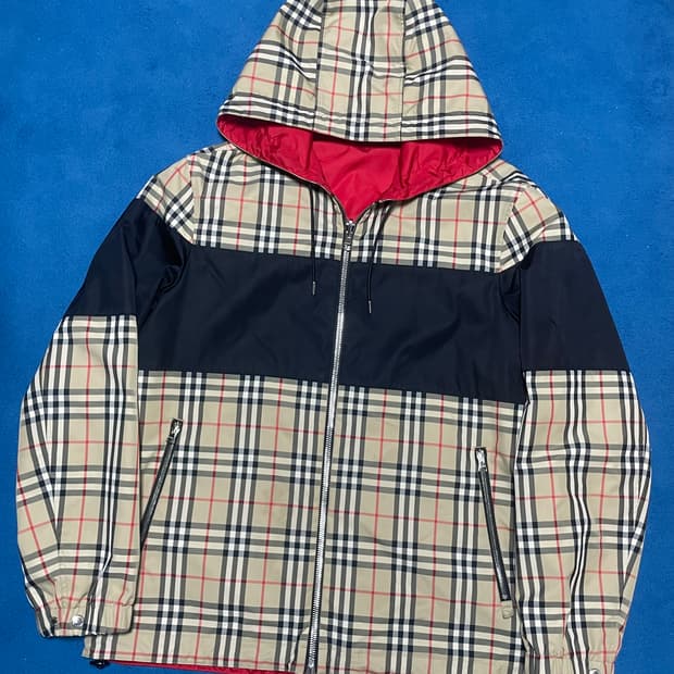 백화점판 새상품급 정품 버버리 리버시블 바람막이 자켓