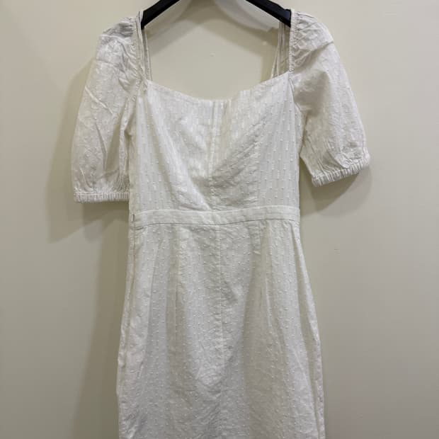 앤아더스토리즈 화이트 퍼프 원피스(정품)